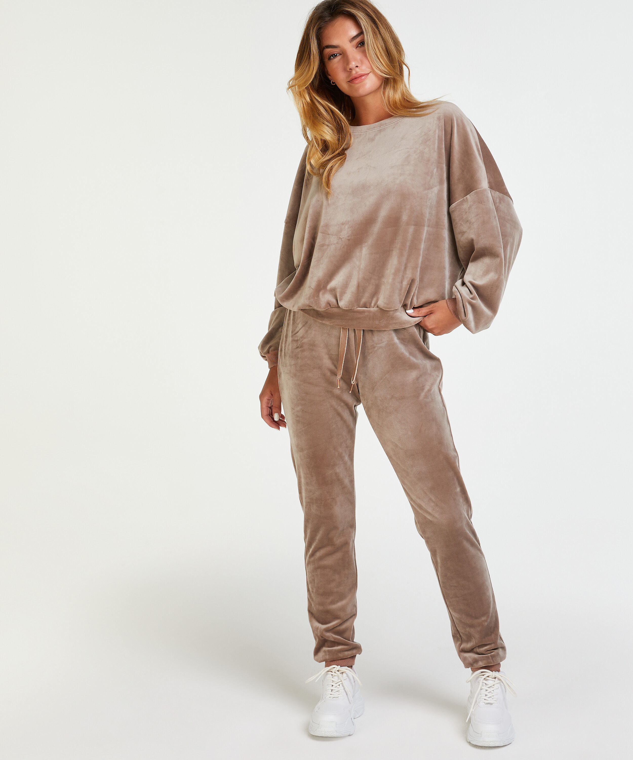 Joggingbroek velours lurex voor €32.99 - Broeken - Hunkemöller