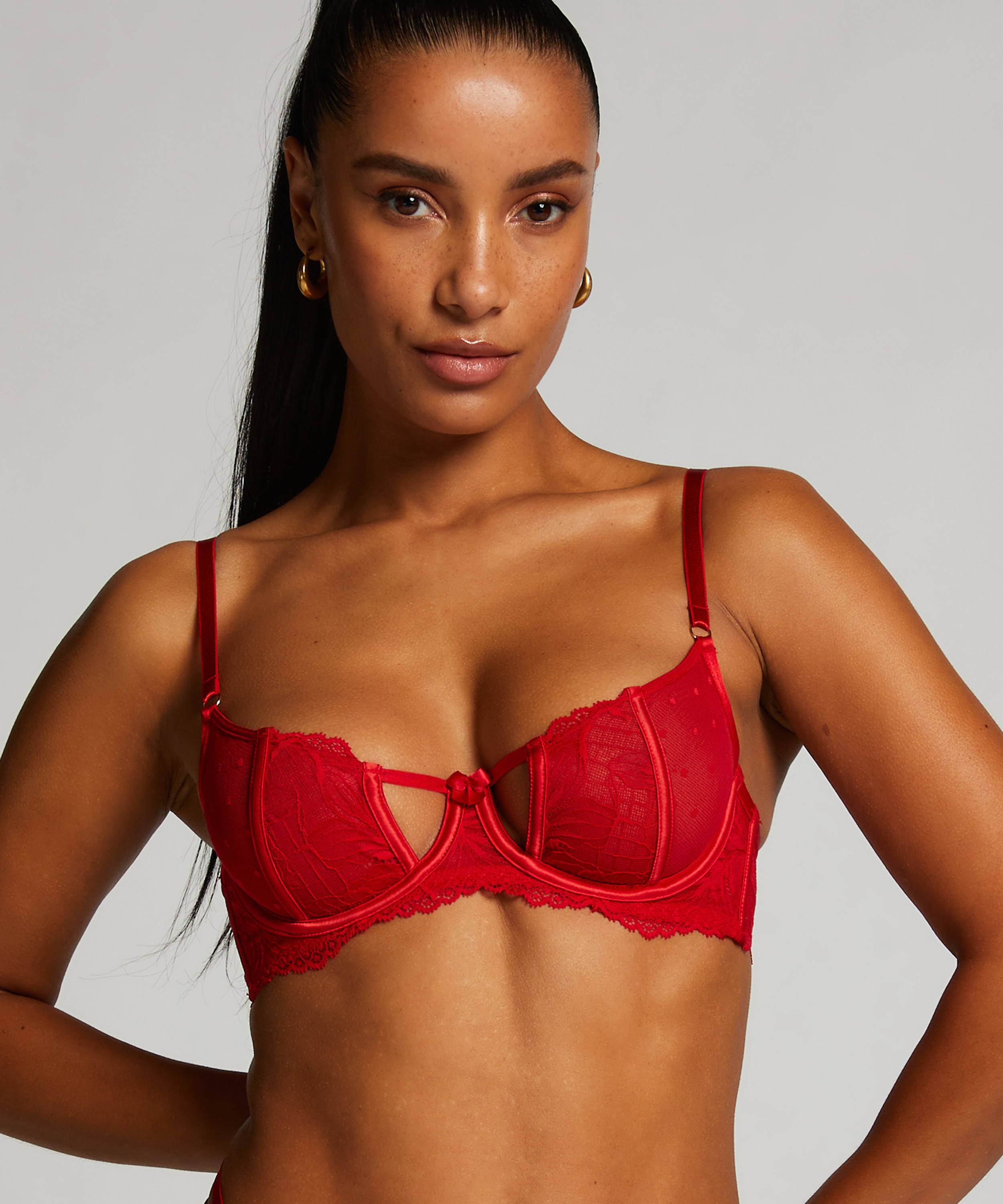 Soutien-gorge à armatures non préformé Lulu, Rouge, main