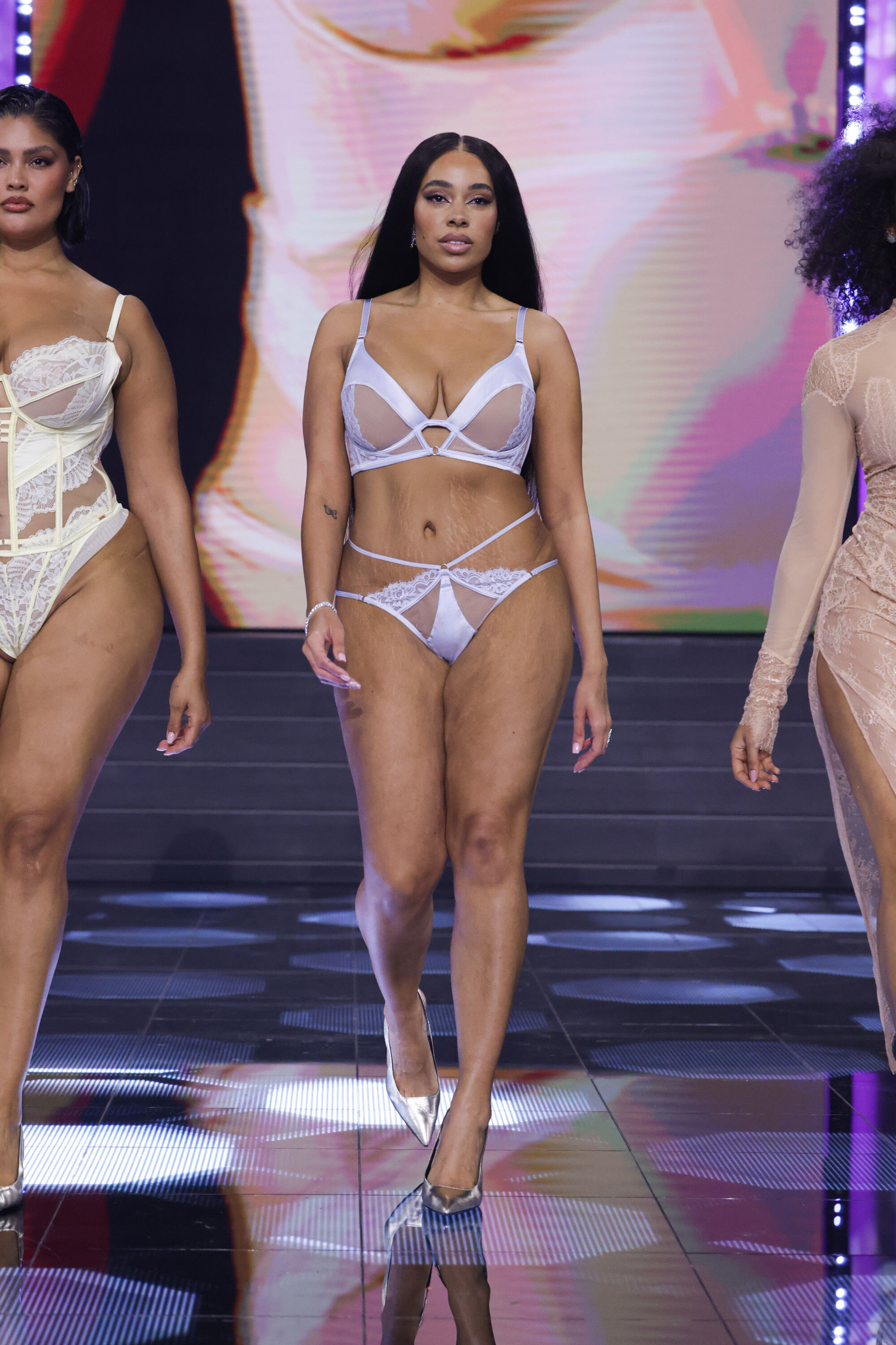 Slip br&eacute;silien ouvert Nisha, Bleu