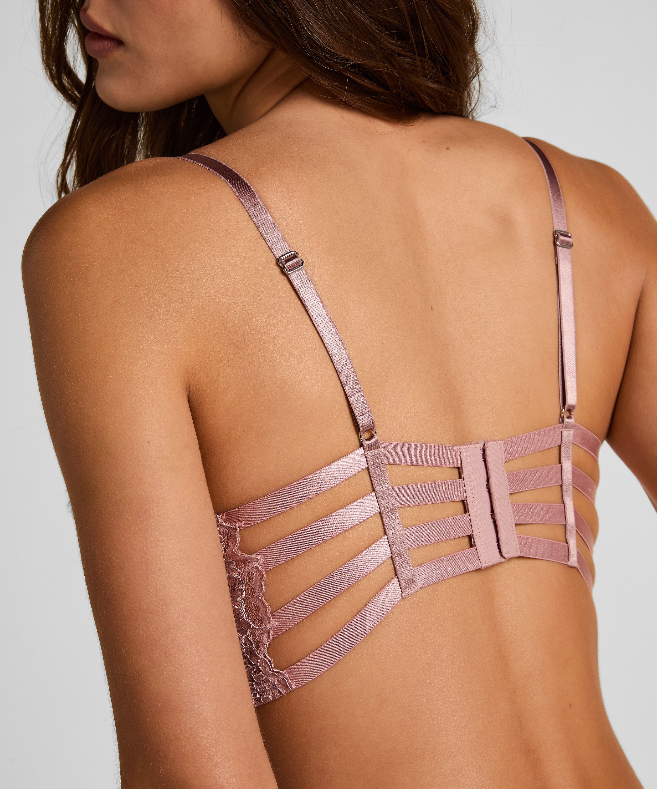 Soutien-gorge &agrave; armatures rembourr&eacute; longline Essie, Pourpre, main