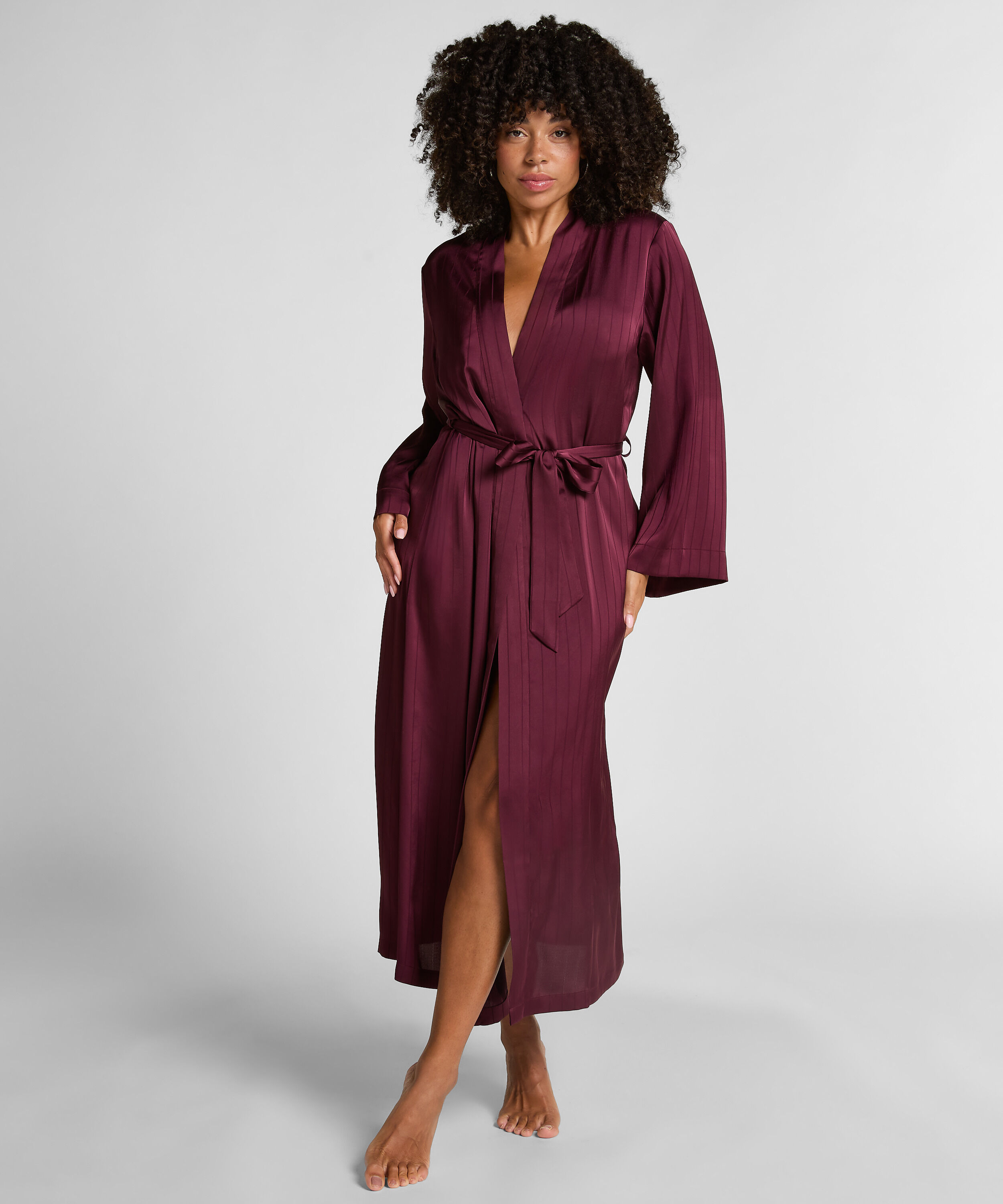 Kimono à rayures en satin, Pourpre Kimono à rayures en satin, Pourpre