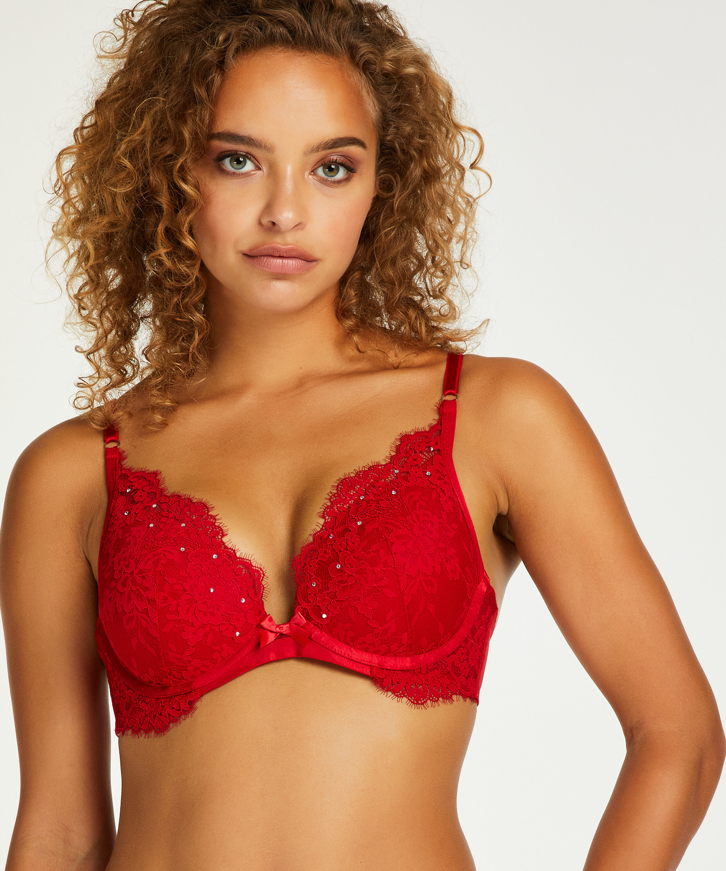 Soutien-gorge push-up pr&eacute;form&eacute; &agrave; armatures Pauline, Rouge