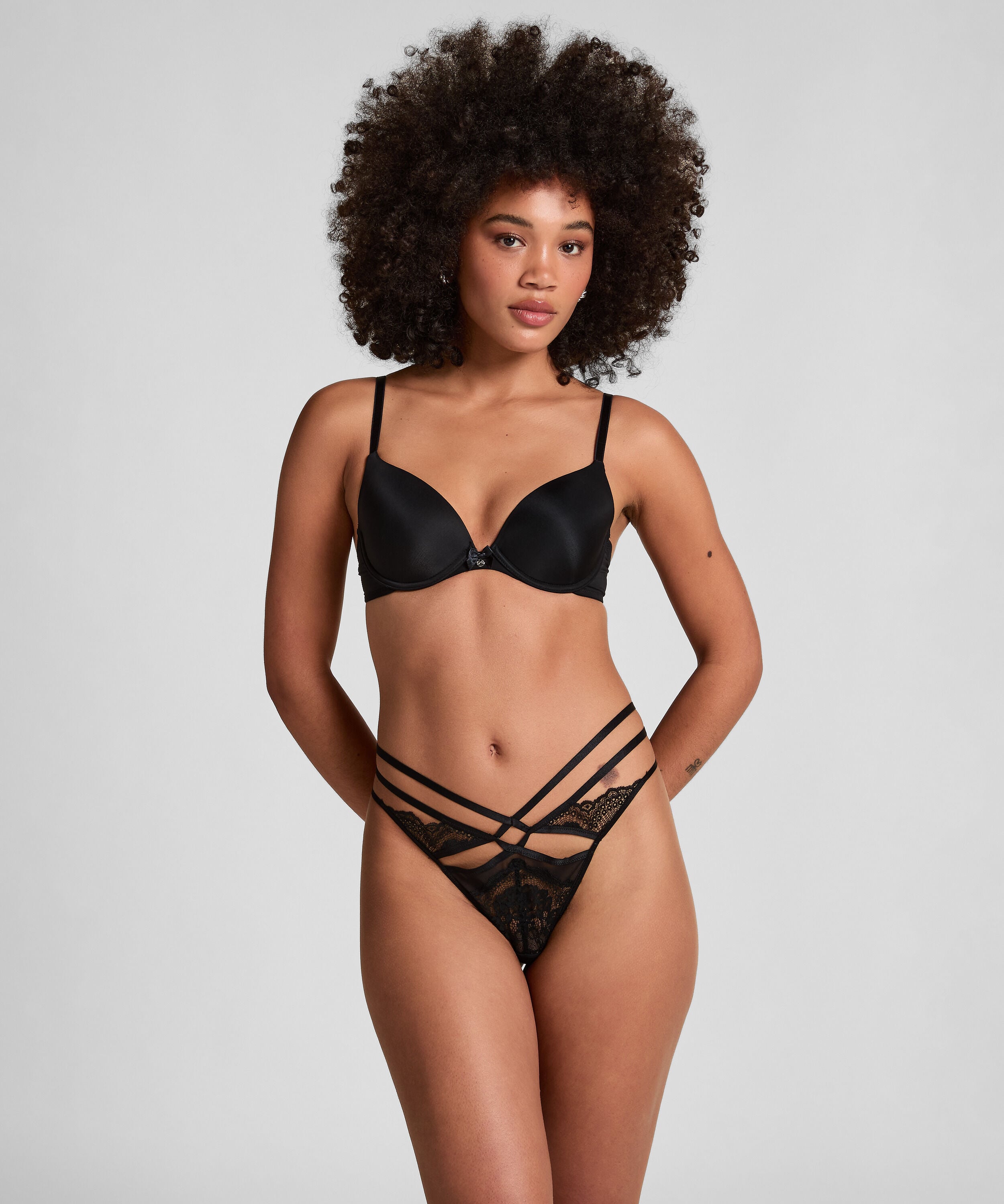 String Janine, Noir