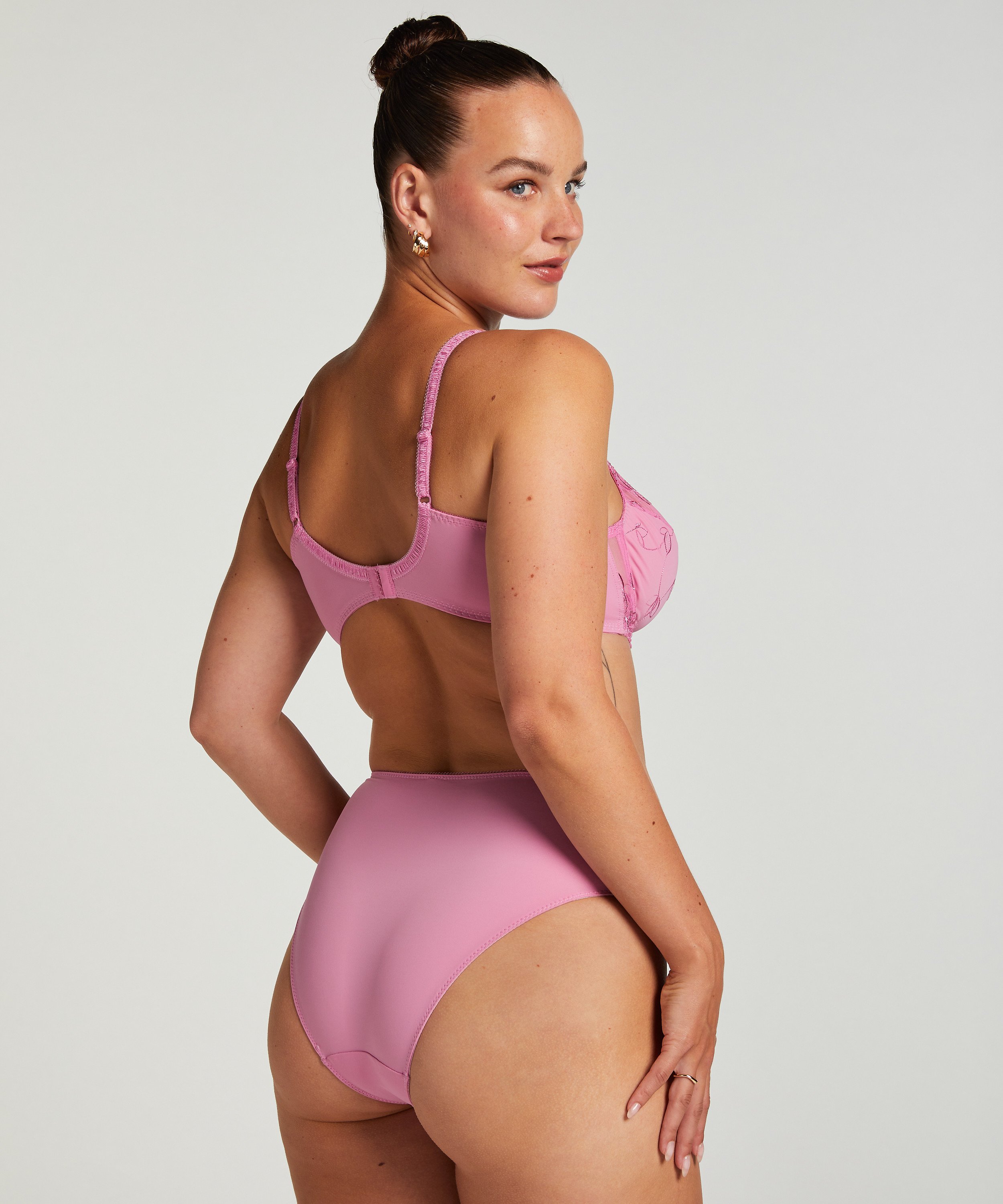 Soutien-gorge &agrave; armatures non-pr&eacute;form&eacute; Diva, Rose, main