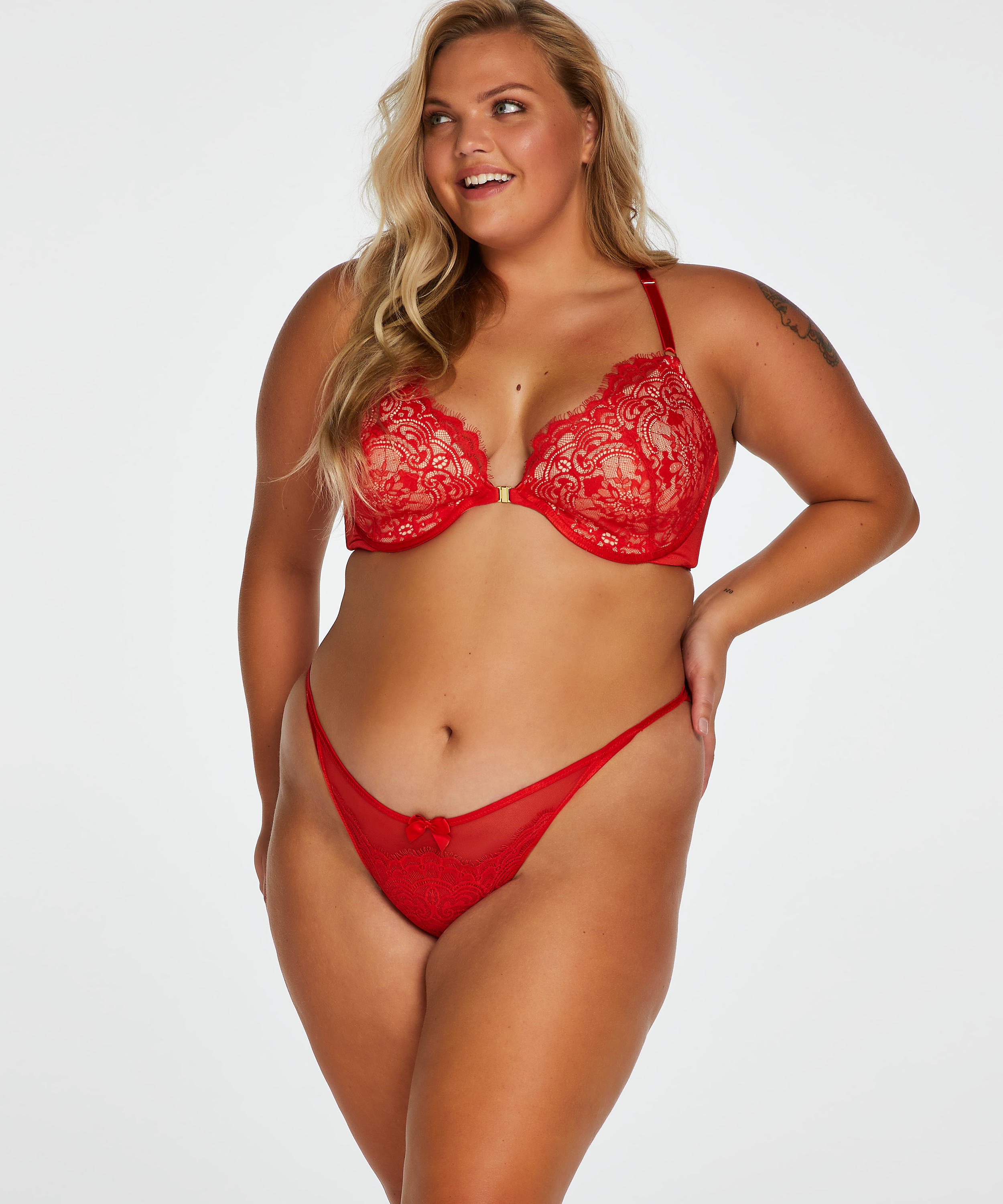 Culottes Chat, Rouge, main