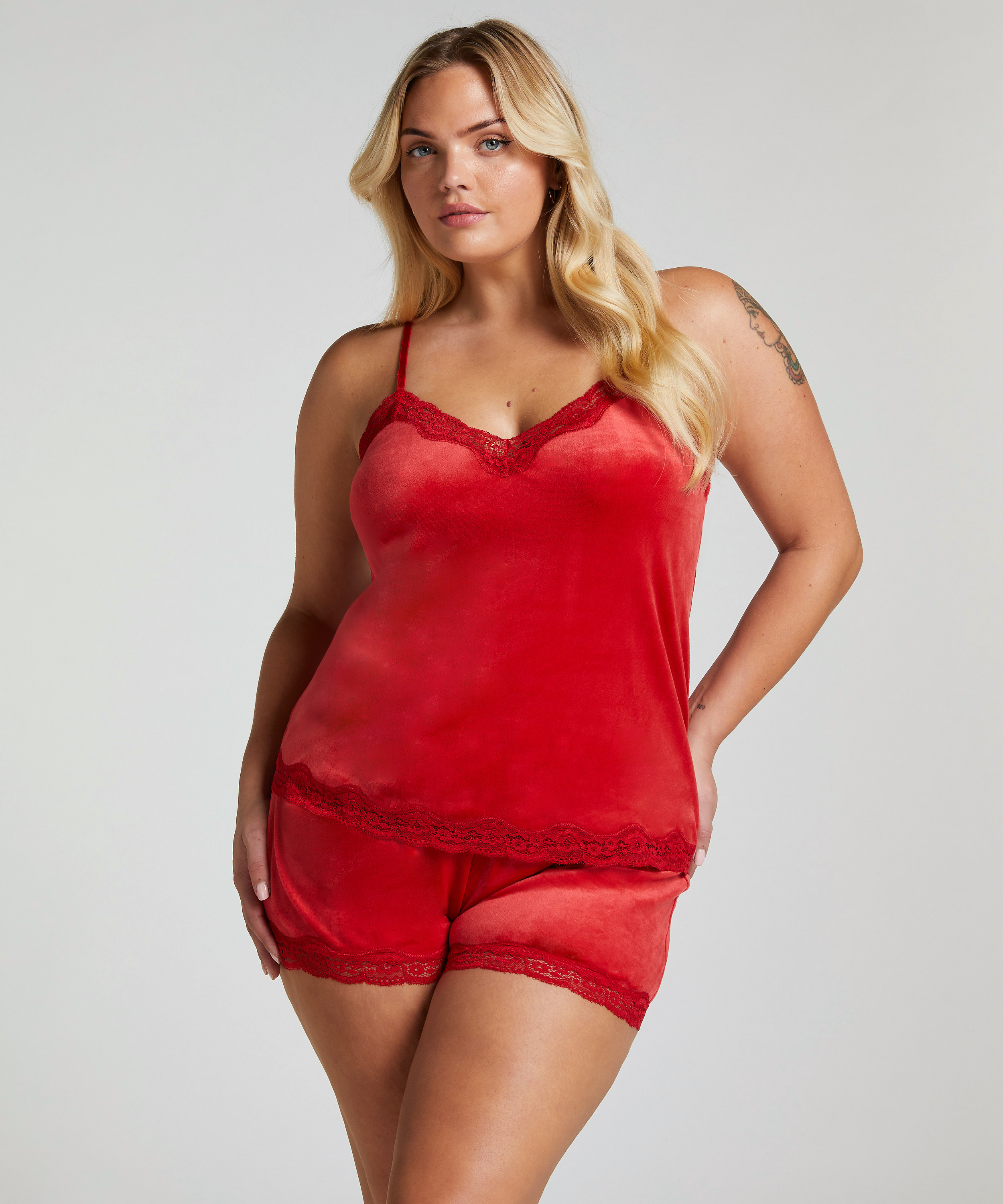 Camisole velours Dentelle, Rouge, main