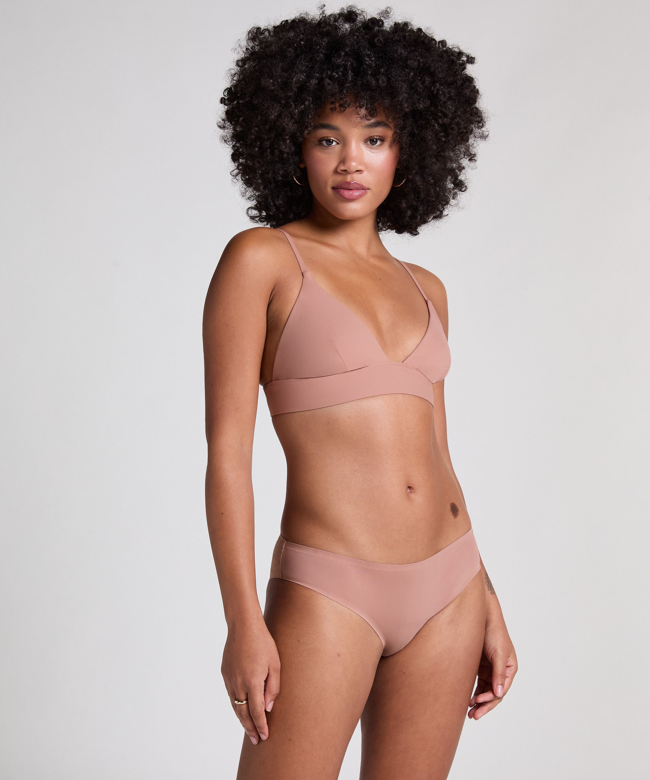 Brazilian Seamless, Bruin
