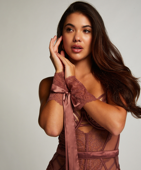 Menottes Dentelle, Pourpre