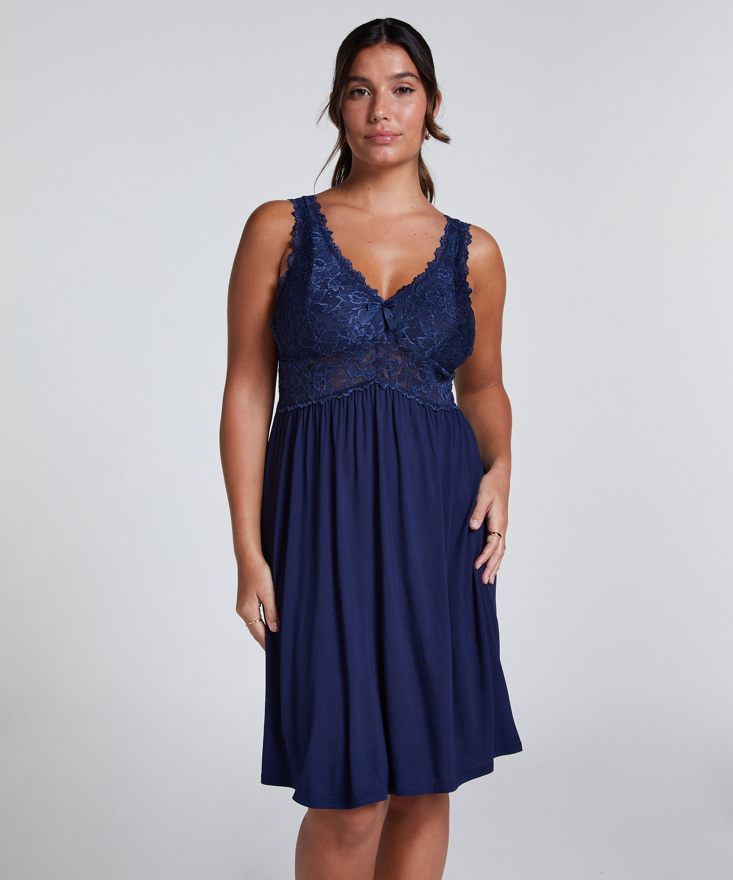 Nuisette Nora dentelle, Bleu