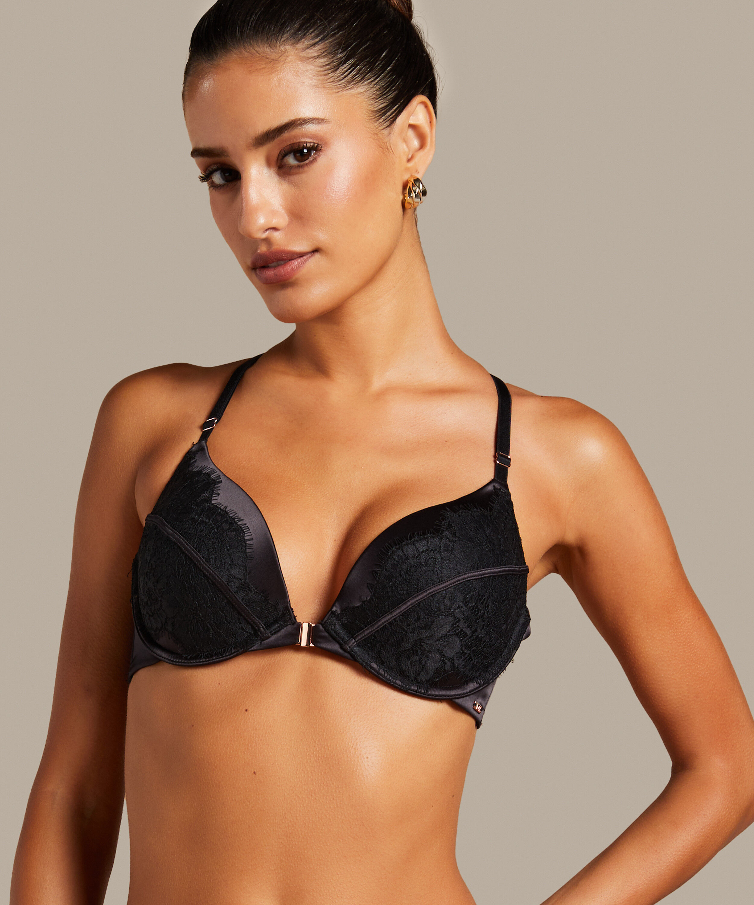 Voorgevormde push-up beugel bh Chalice, Zwart
