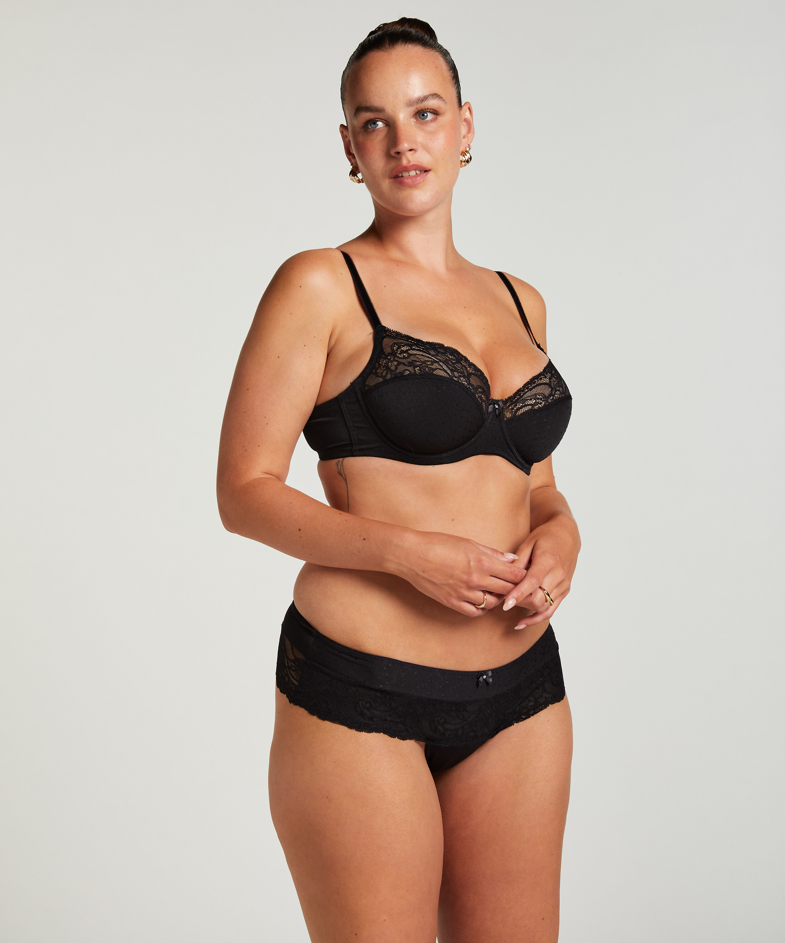 Soutien-gorge &agrave; armatures non-pr&eacute;form&eacute; Sophie, Noir, main