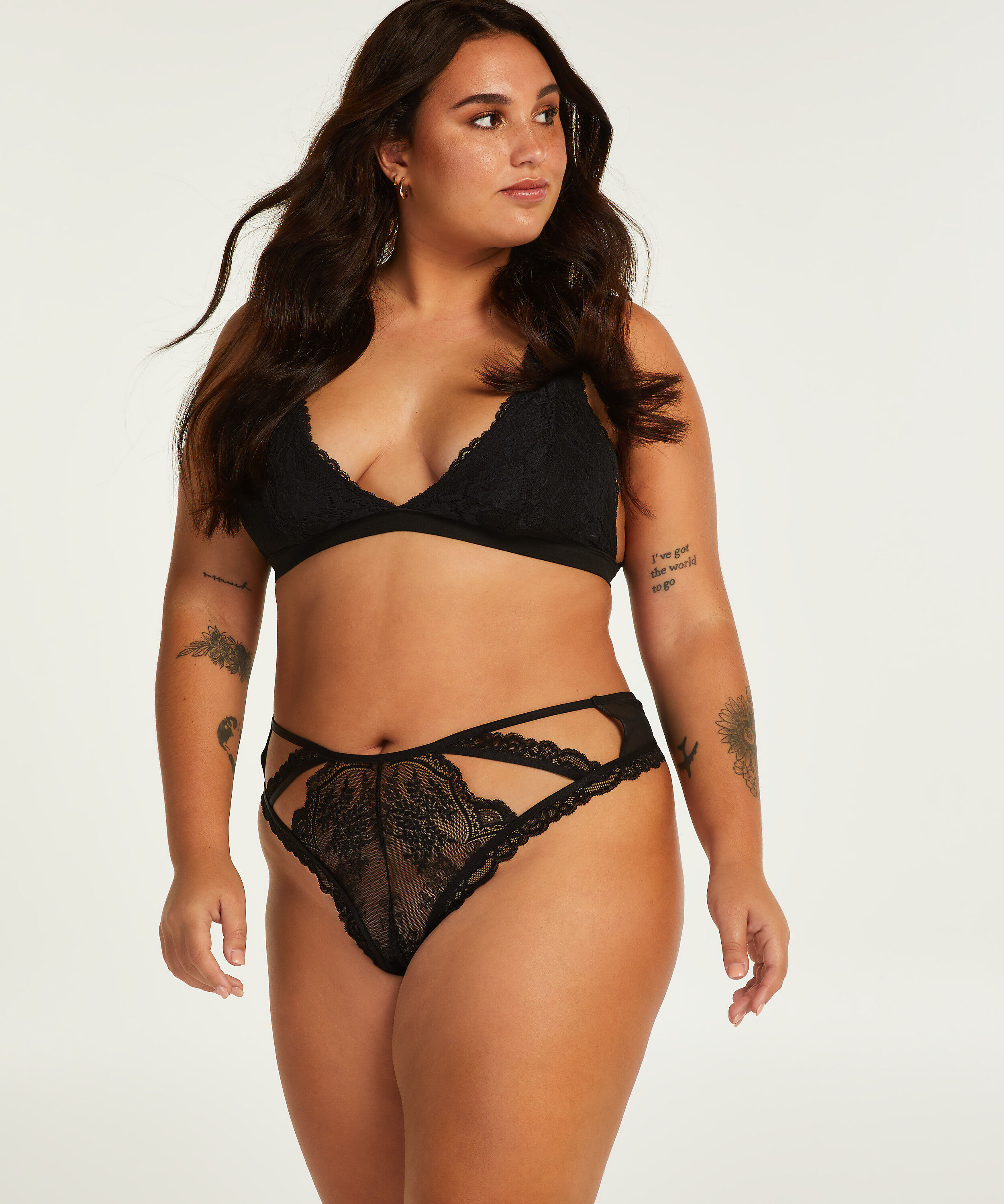 String Cia Curvy, Zwart