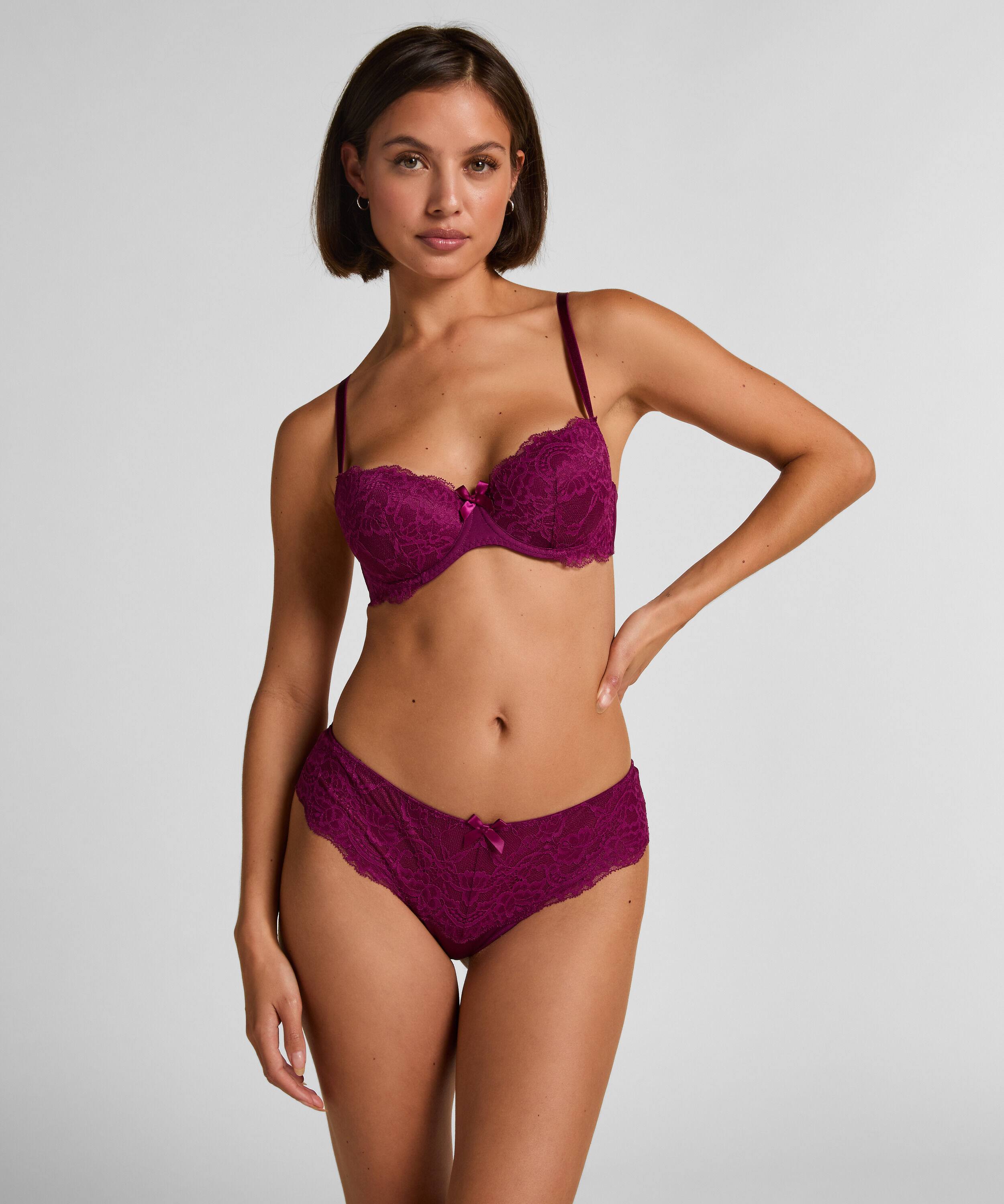 Short brésilien Teddy, Pourpre