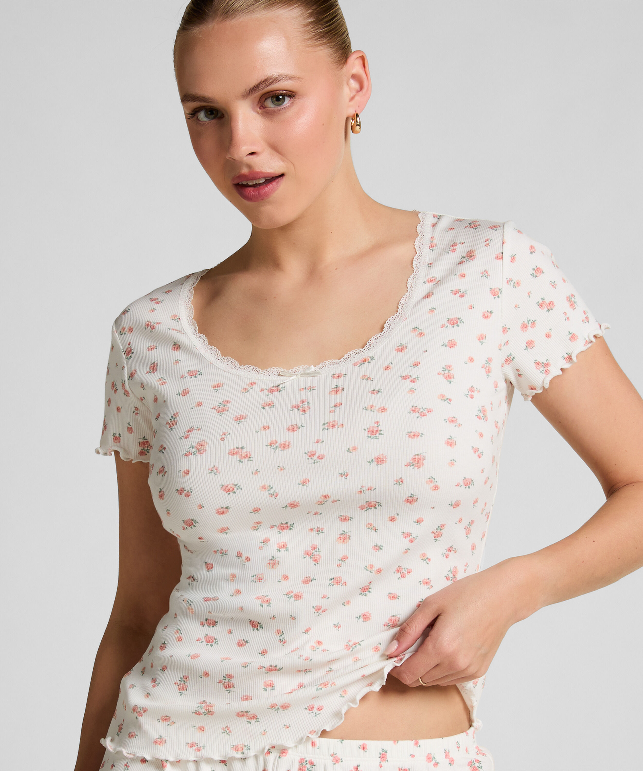 Geribde top met korte mouwen en kant, Wit