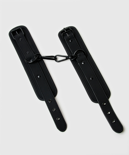 Private Menottes, Noir