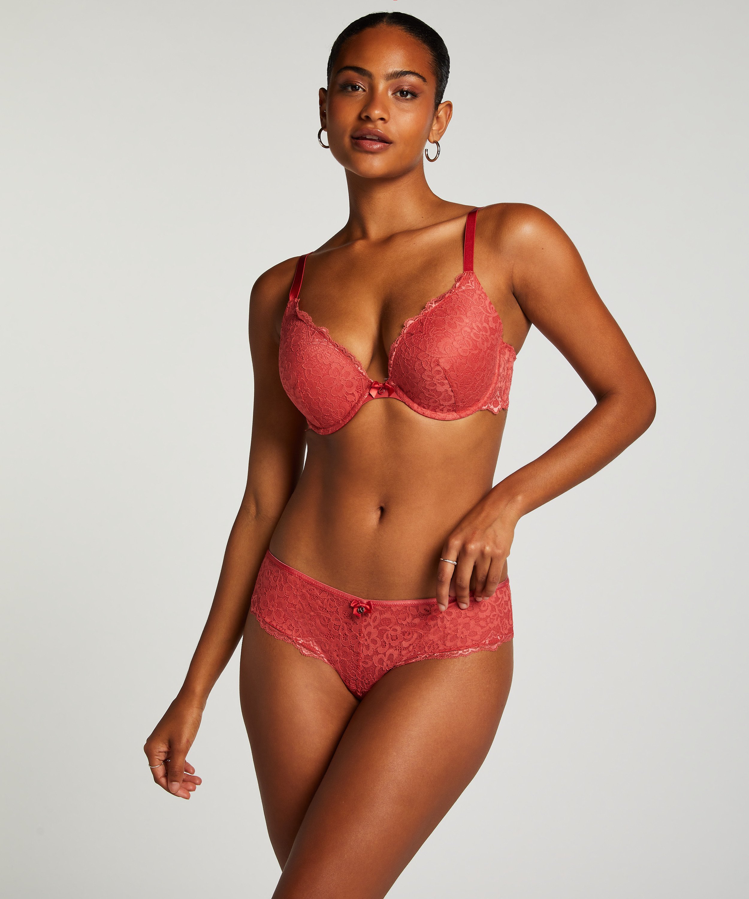 Brazilian Marine, Rood, main