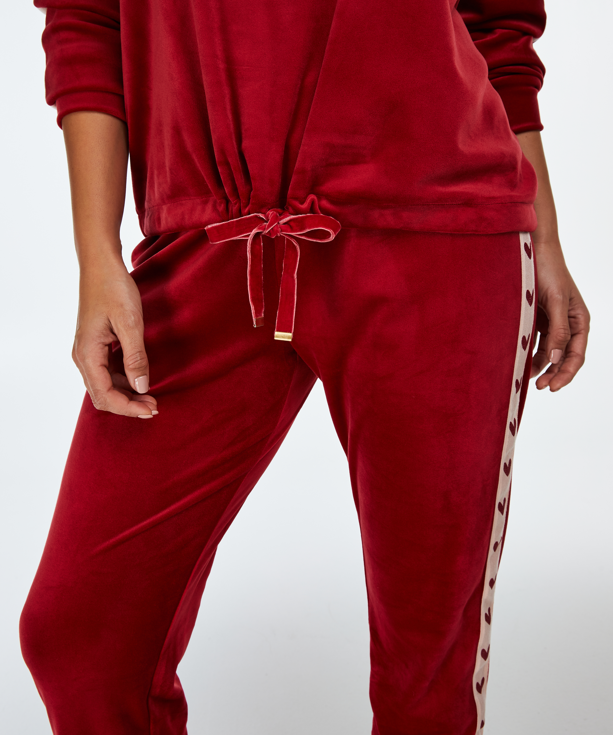 Haut en velours avec des coeurs, Rouge, main