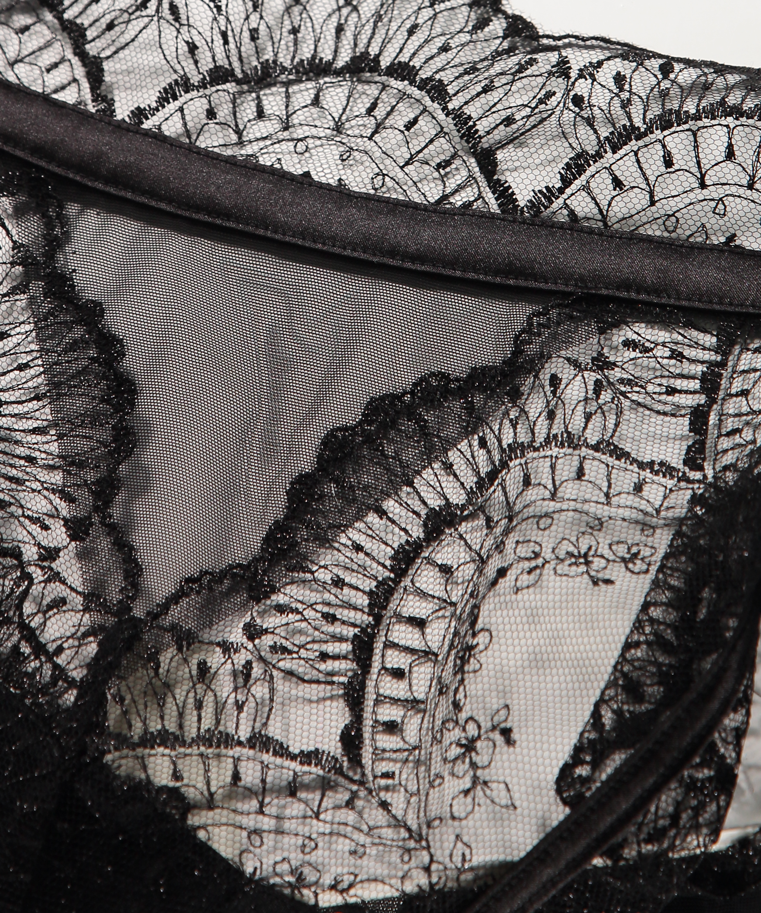 Hoog uitgesneden string Akira, Zwart, main