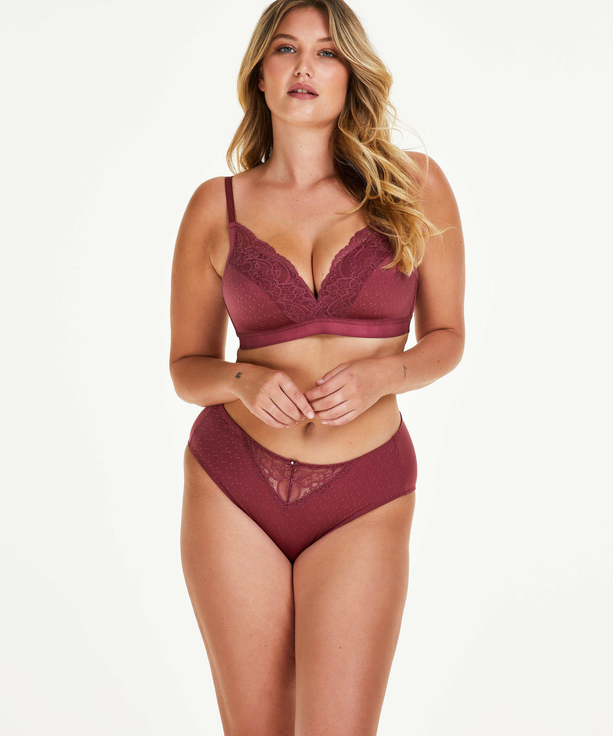 Soutien-gorge préformé sans armatures Sophie, Rouge, main
