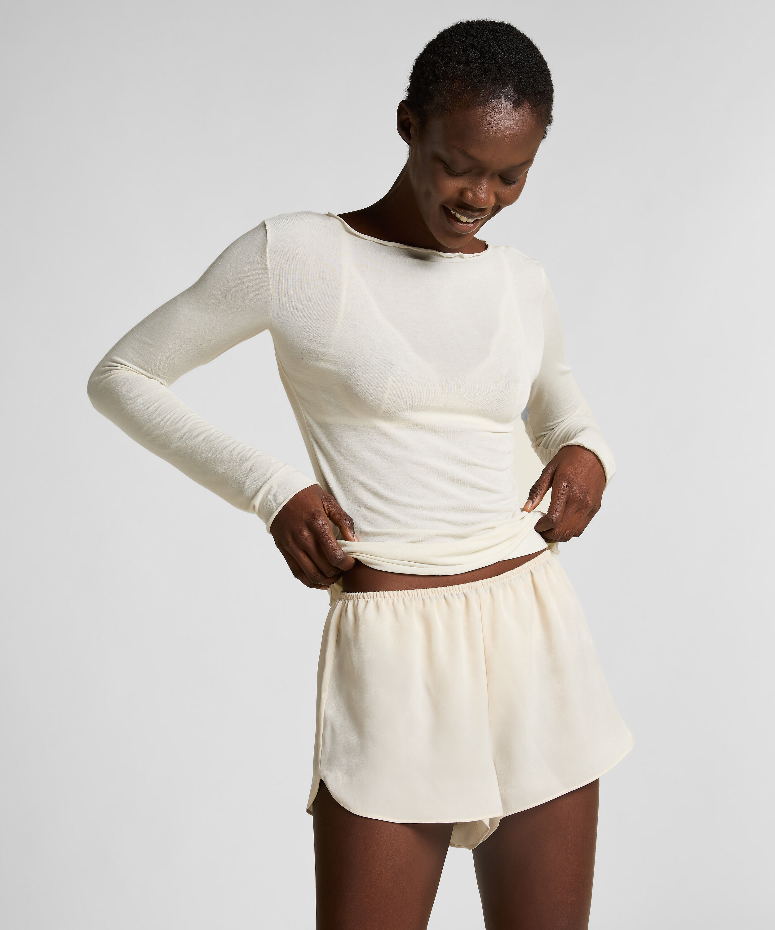 Short en satin Minimal, Blanc Short en satin Minimal, Blanc