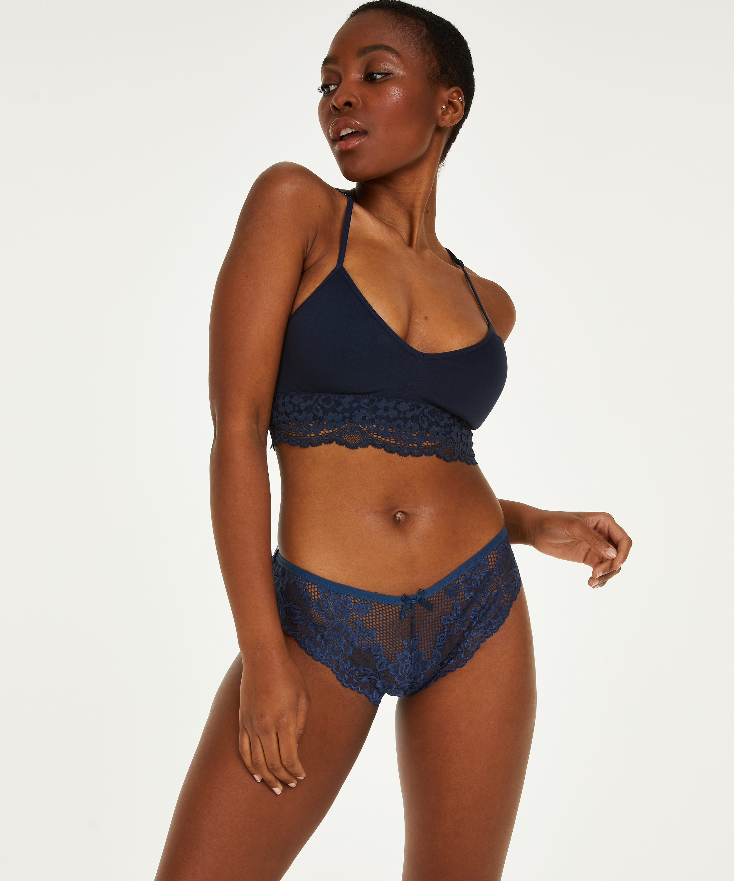 Brazilian Bianca, Blauw, main