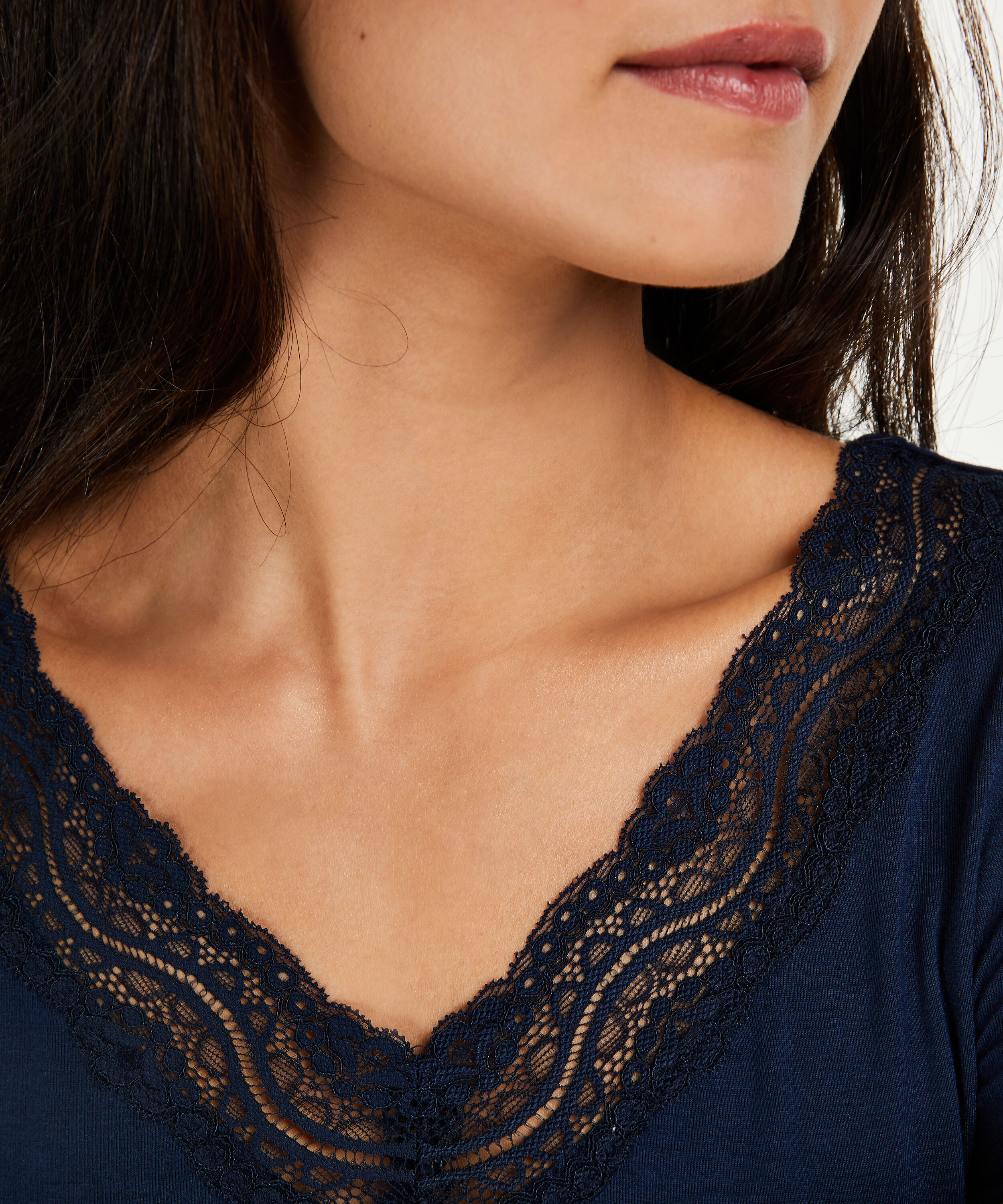 Longsleeve met outlet kant