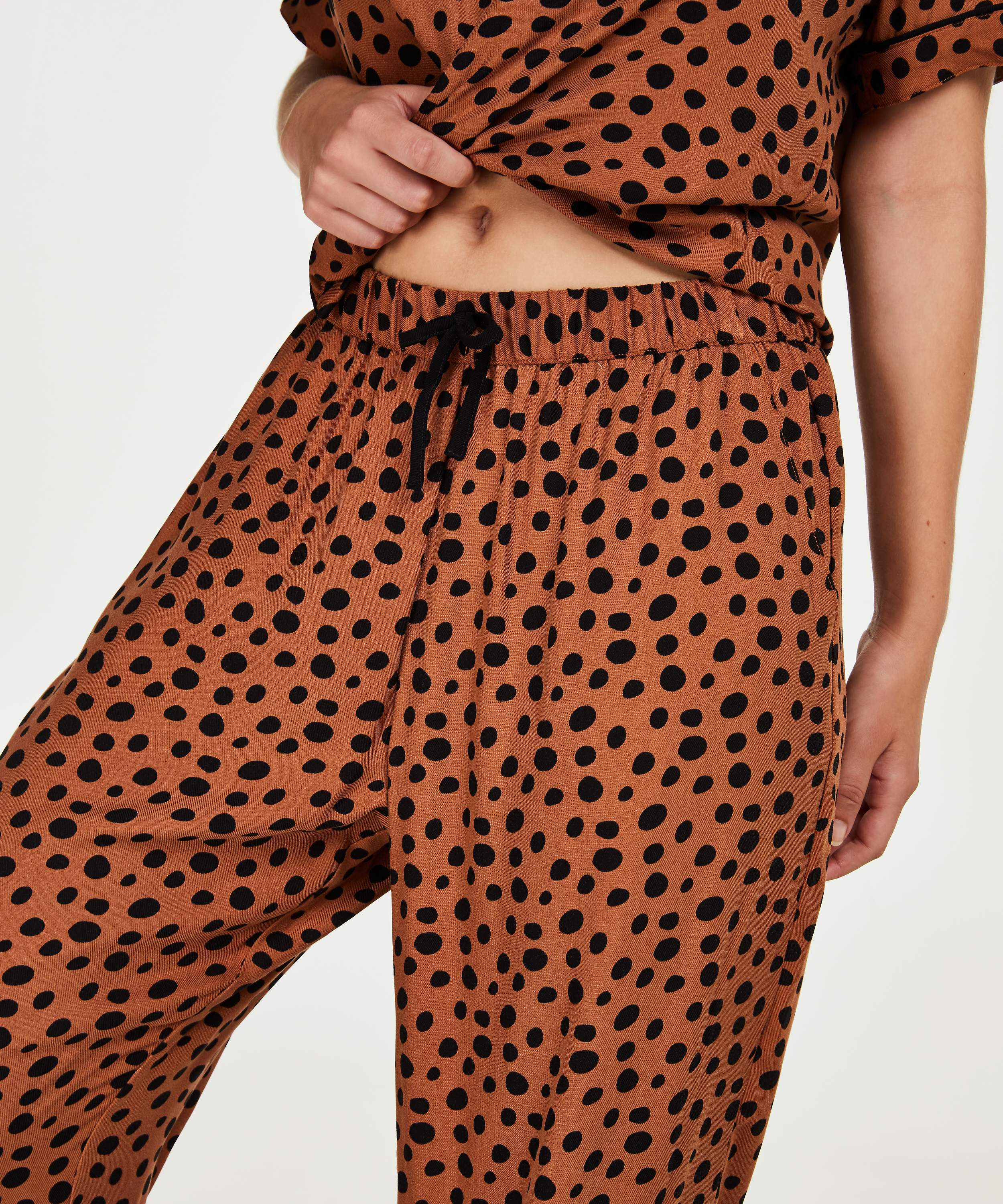 Pyjamabroek, Bruin, main